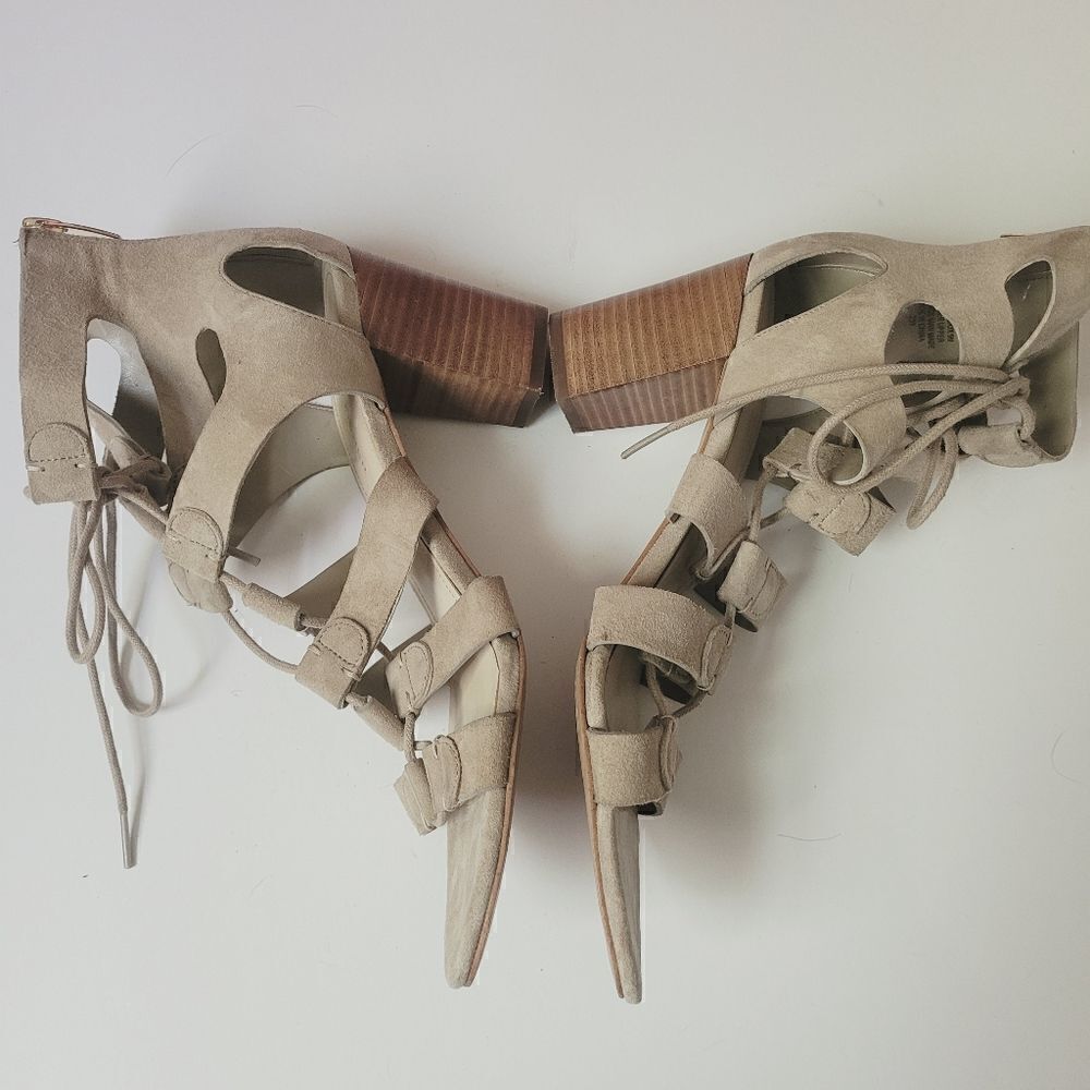 Marc Fisher Paradox Lace Up Block Heeled Sandals in Nude Size 9 - Picture 3 of 9